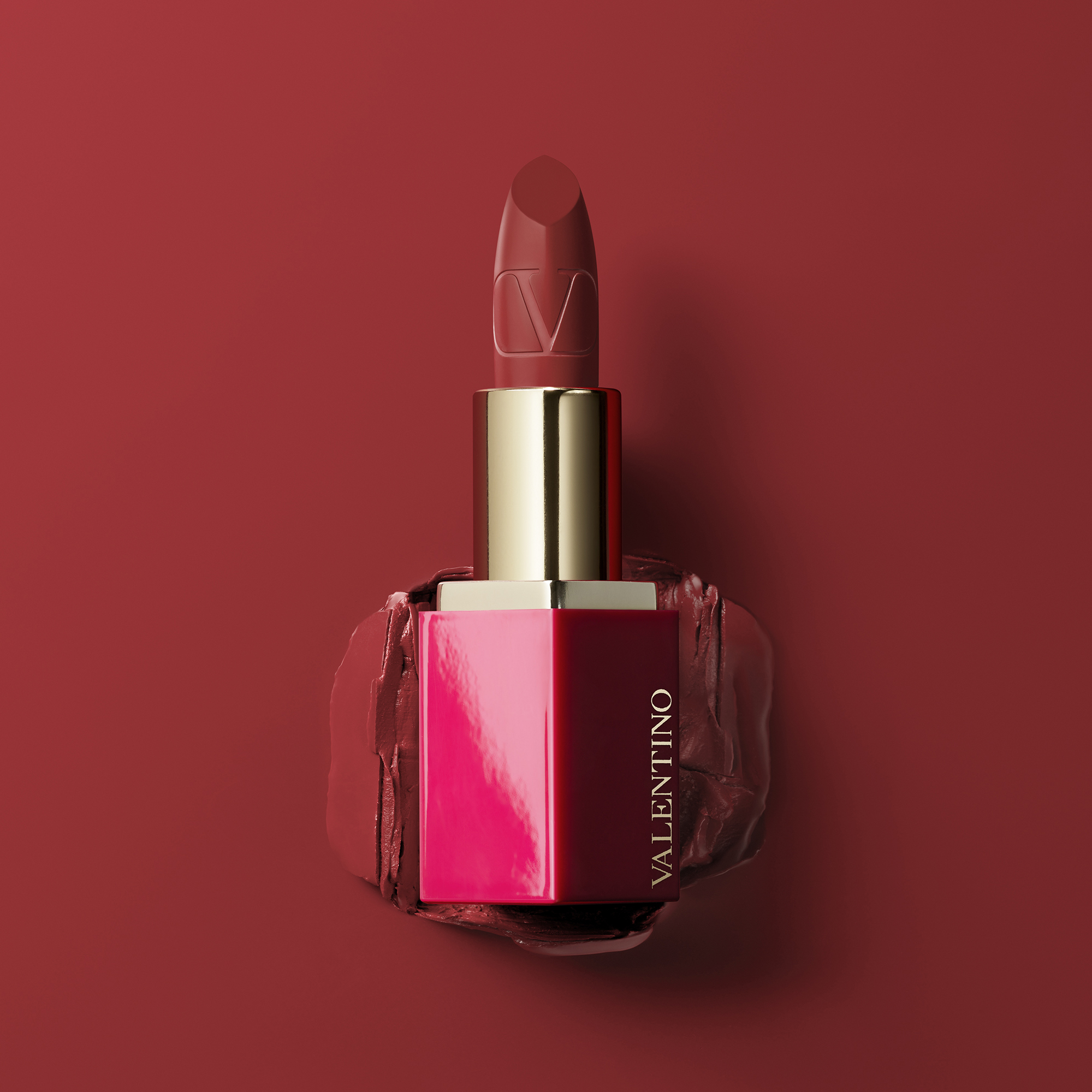Valentino-Rosso-Valentino-Lipstick-111A-MATTE-3614273229210-PackshotOnTexture