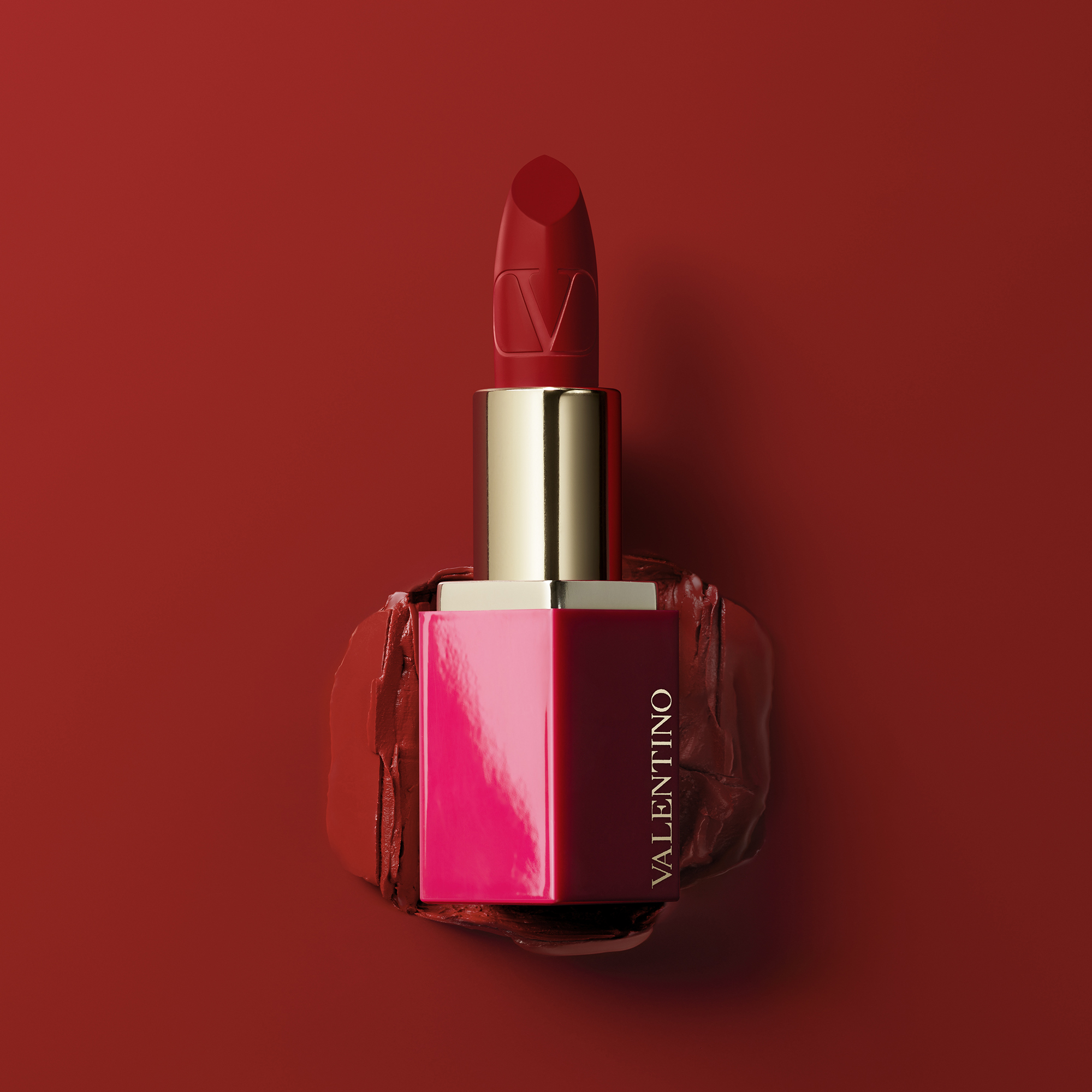 Valentino-Rosso-Valentino-Lipstick-219A-MATTE-3614273229302-PackshotOnTexture