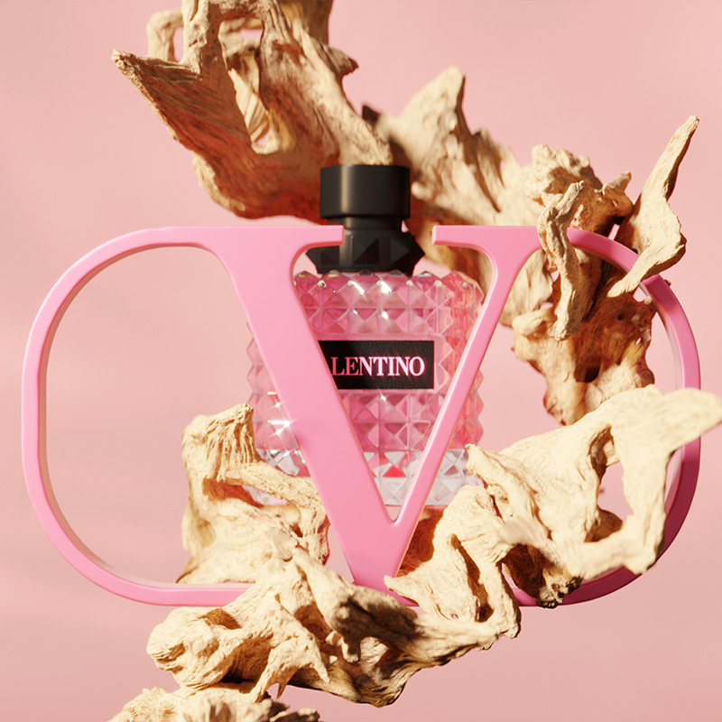 en:Woody Scent of Cashmeran Heart Note BORN IN ROMA DONNA_Women Fragrances_Valentino Beauty HK//zh:羊絨木爾木中調 BORN IN ROMA DONNA_女士香水_Valentino Beauty 香港